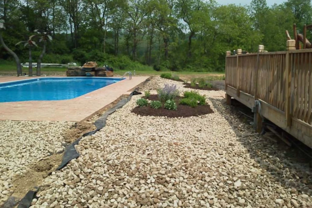 Add Intrigue to Your Pool with Gravel Landscape