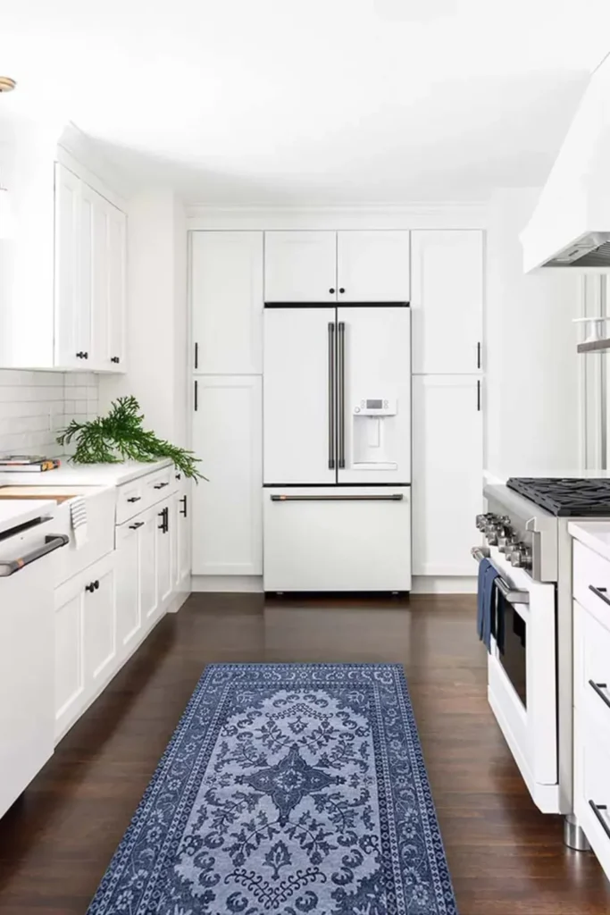 Bring Out the Details in Cabinets and Walls with a Rug